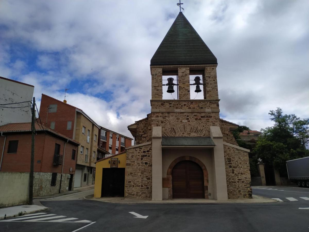 Edificio Valles Del Lupulo Astorga Exterior photo